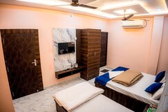 Shiv Darshan P. guest house..., Varanasi