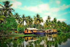 Krishna Houseboat, Kumarakom