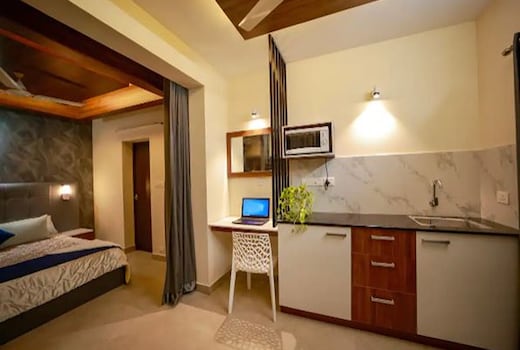 Cherry Blossom Luxury Studio Apartment