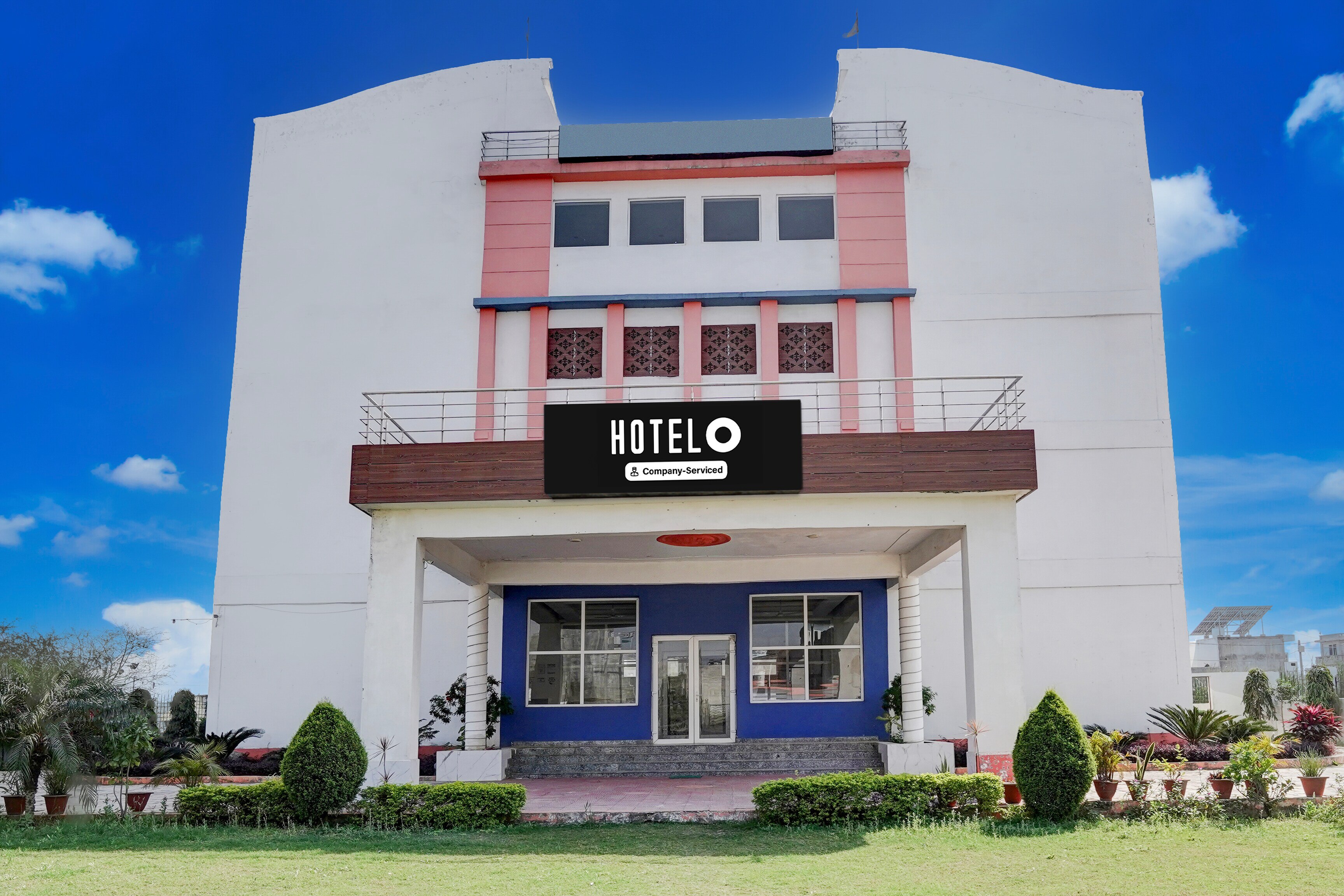 Hotel O Bhudheshwar Near Hamilton Academy - Tap to explore photos