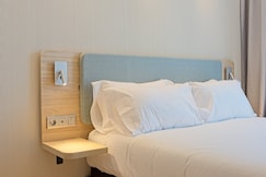 Holiday Inn Express Madrid Airport, an IHG Hotel, Madrid