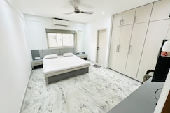 The Monk House Ultra spacious 3 bhk, Kolkata