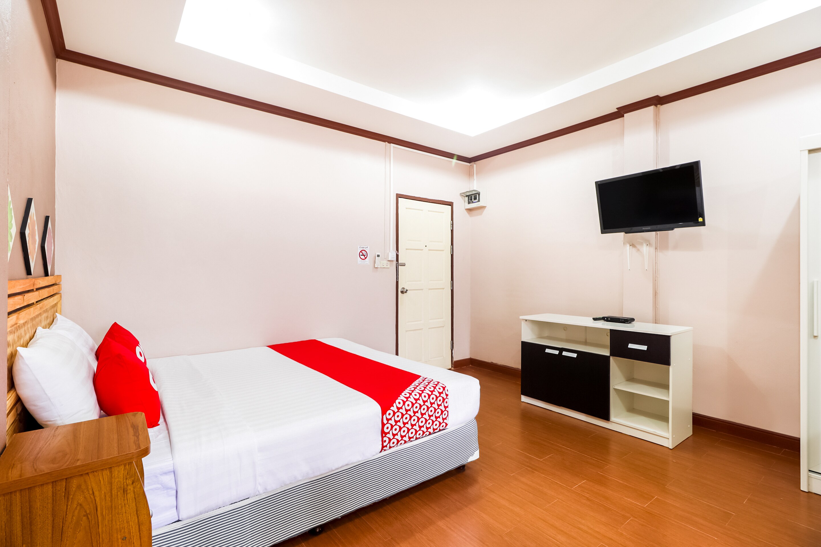 Vaccinated Staff -OYO 359 Golden Nakara Place - Tap to explore photos