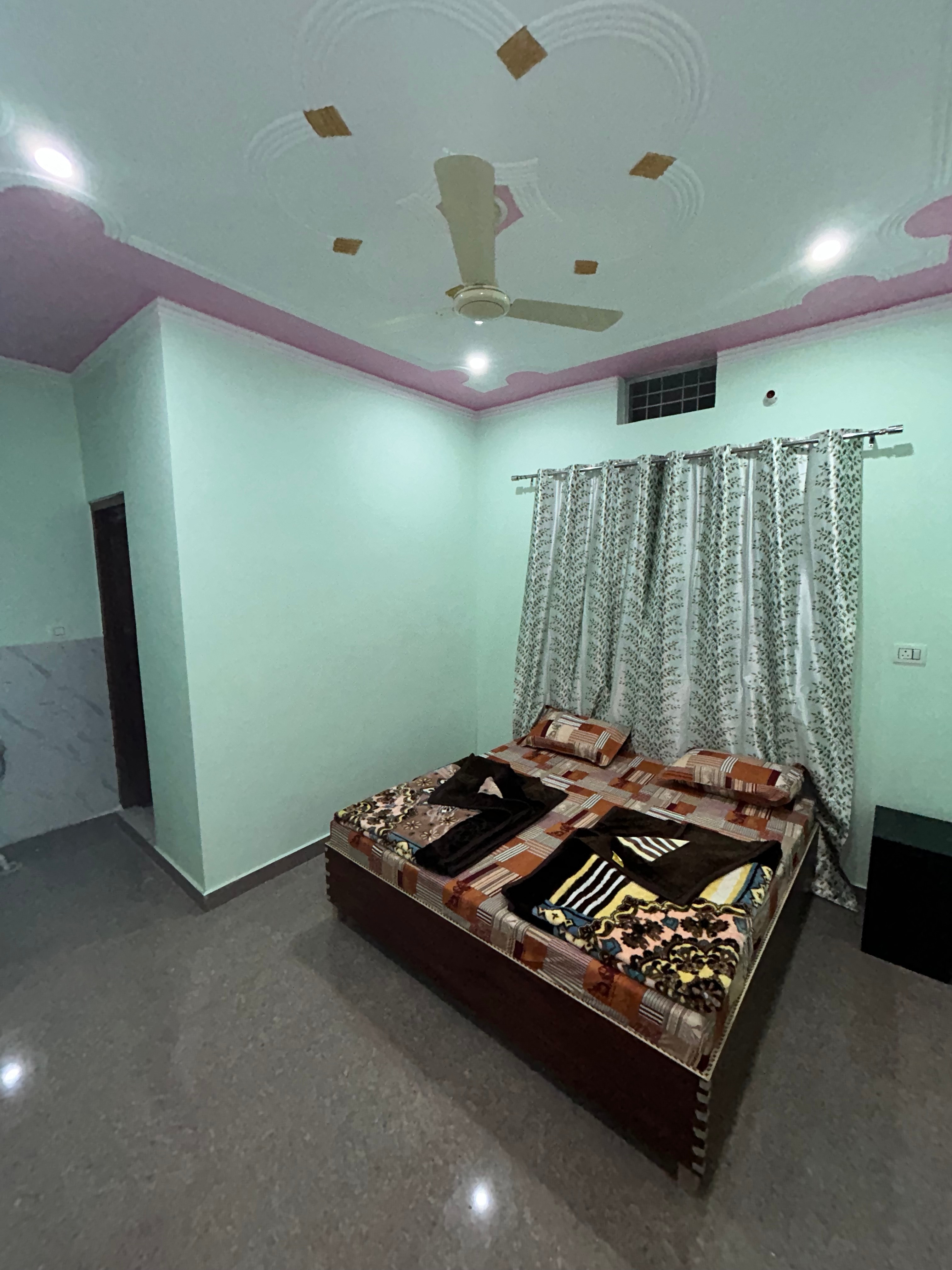 Satopanth Homestay - Tap to explore photos