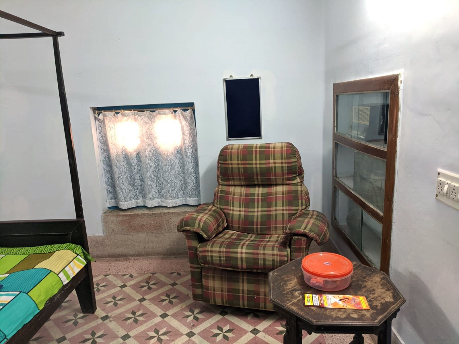 Tintin Kolkata AC 3BHK with Terrace - Tap to explore photos