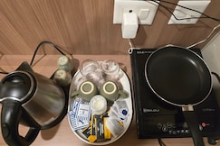 The Halt Luxury Stay Near Expo Mart Pari Chowk, Greater Noida
