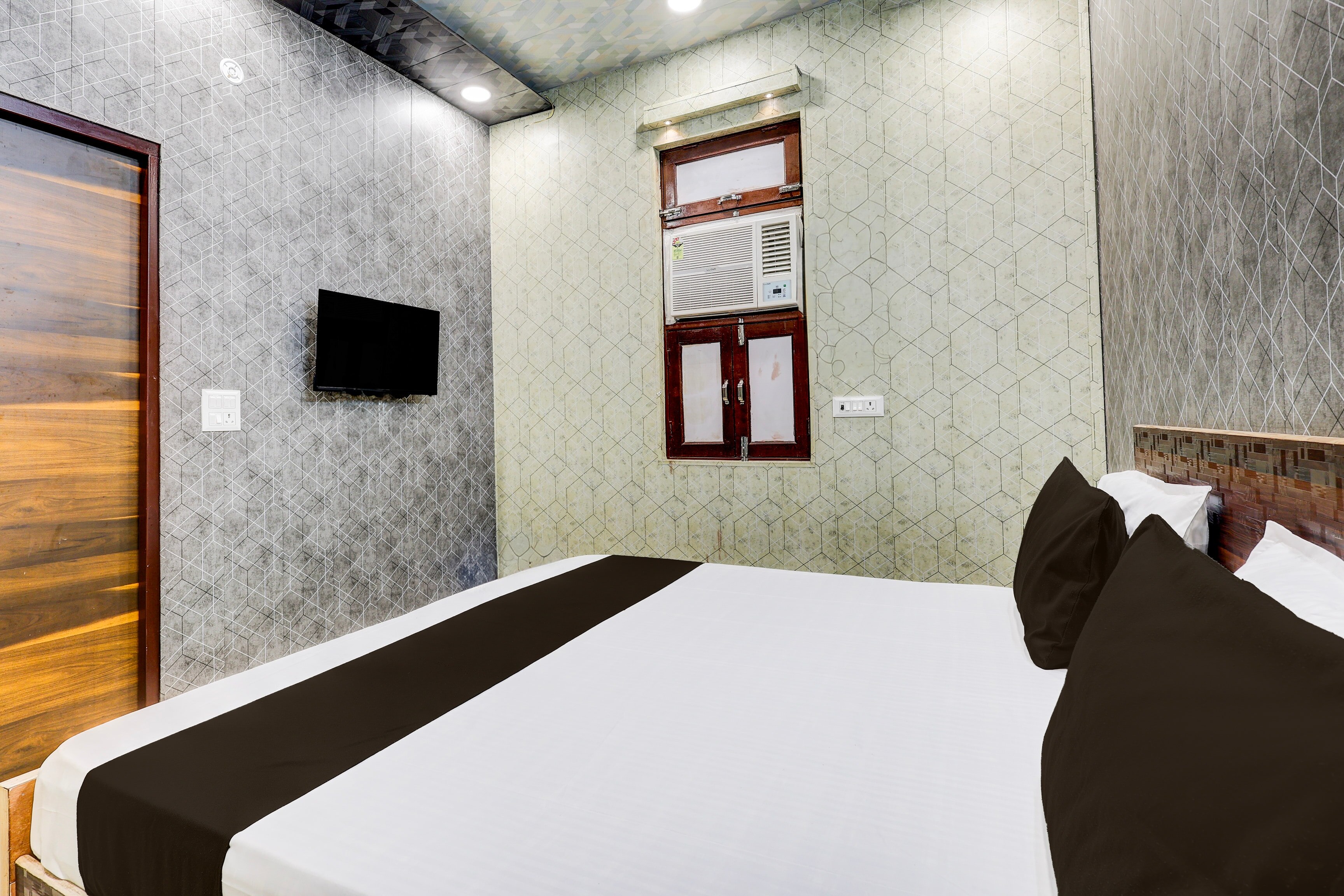 Hotel O Nangloi Residency - Tap to explore photos