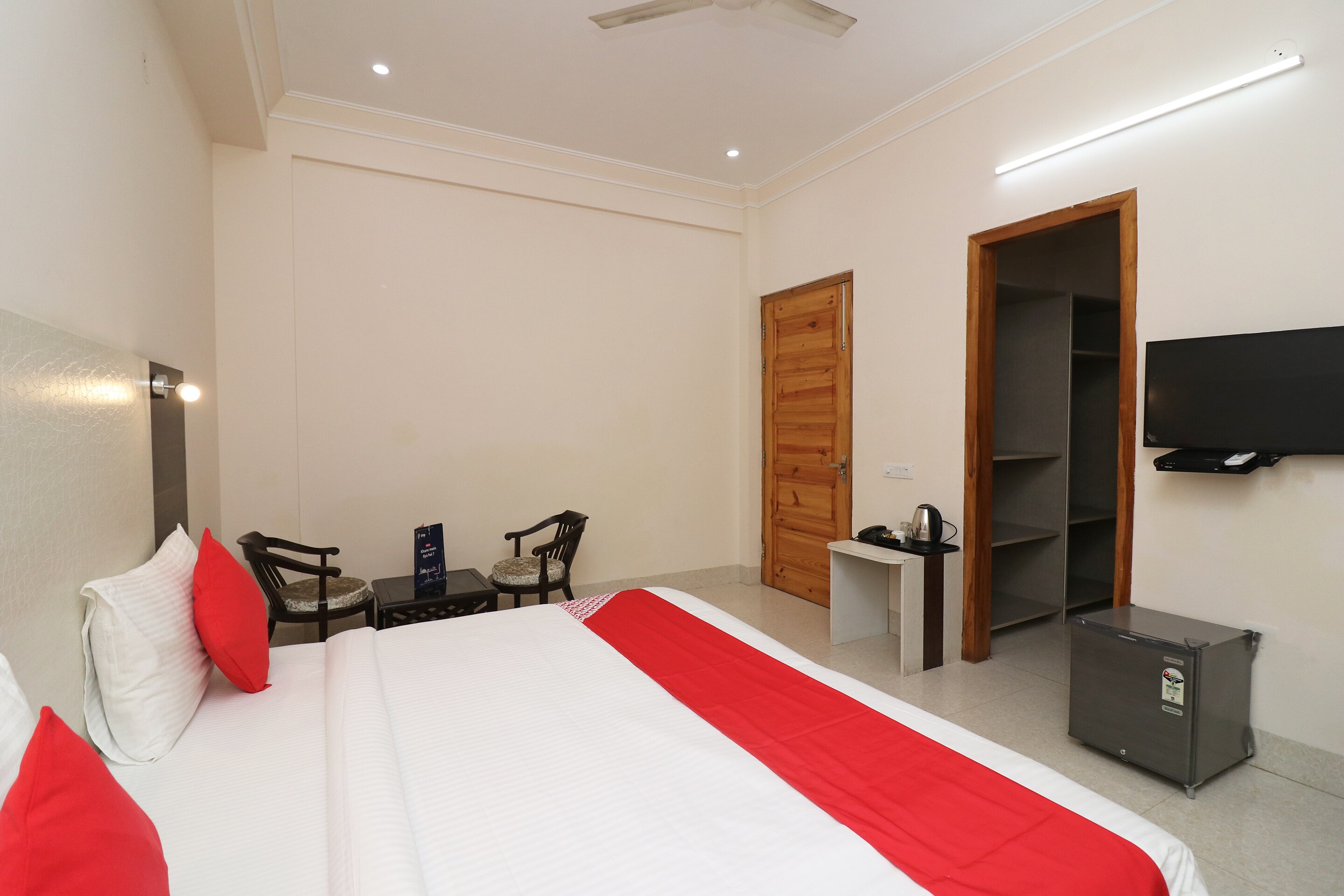 Hotel O Pardeep Palace - Tap to explore photos