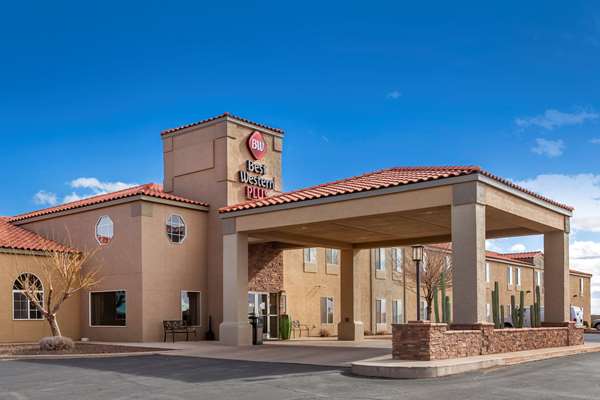 Best Western Plus Winslow Inn - Tap to explore photos