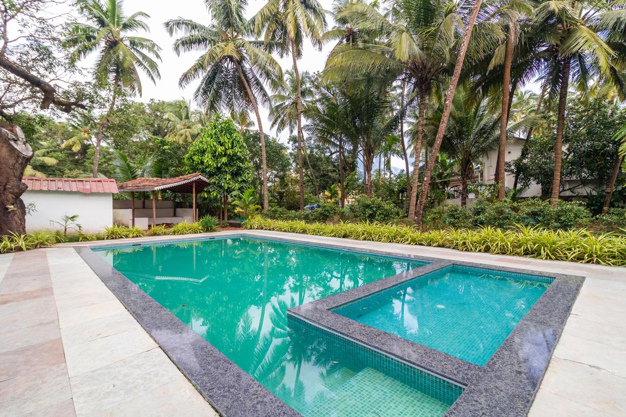 Mulberry House in Morjim | Pvt Pool | Outdoor Bar - Tap to explore photos