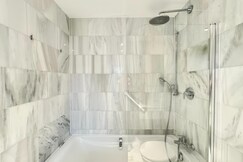 Marble Lodge 3-bedroom, Antwerp