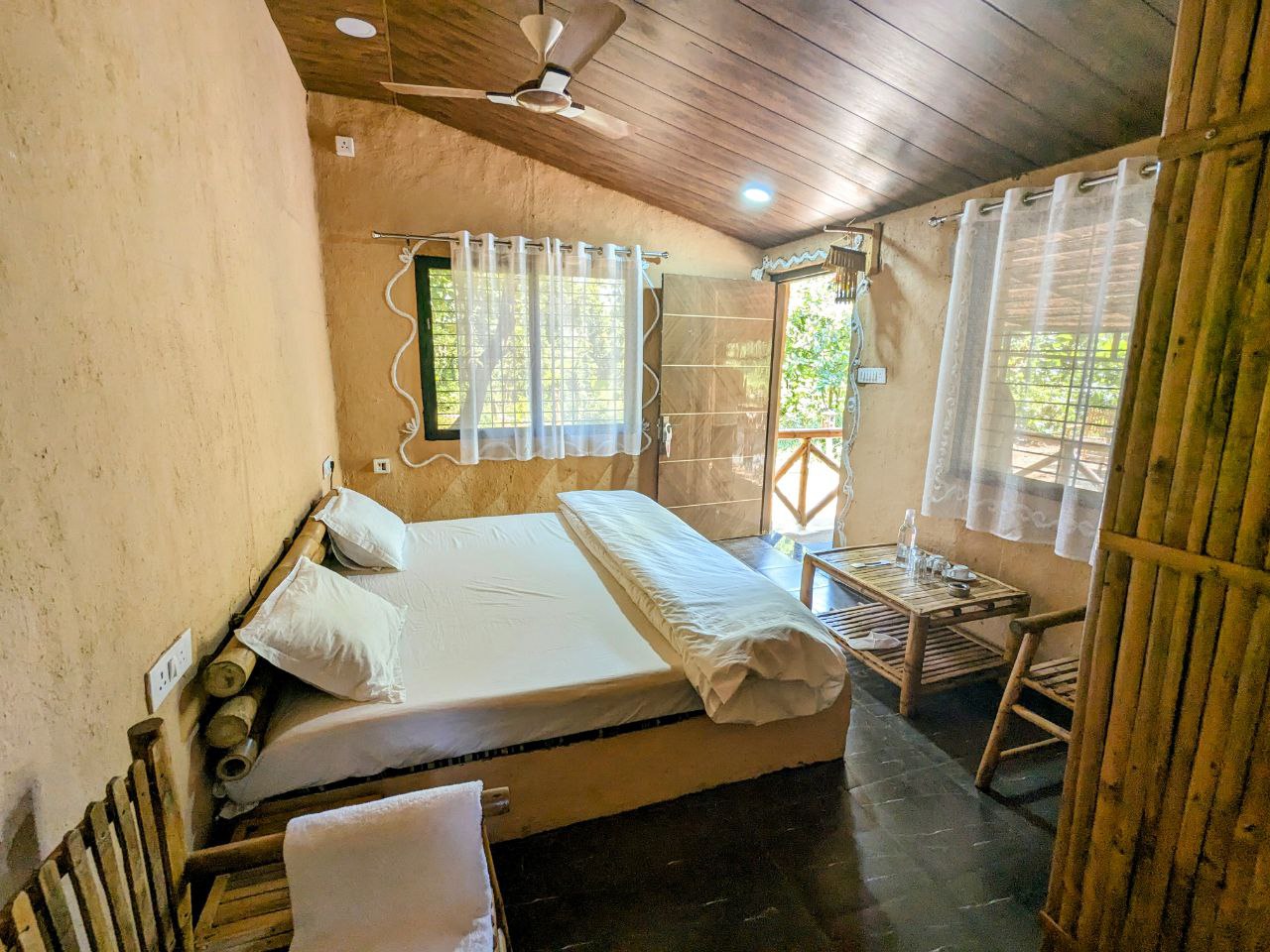 athulyam kanha - Tap to explore photos