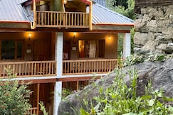 GhratFalls Stone Cottage Waterfalls Stream Zen, Sainj