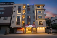FabHotel Celebration Home, Delhi