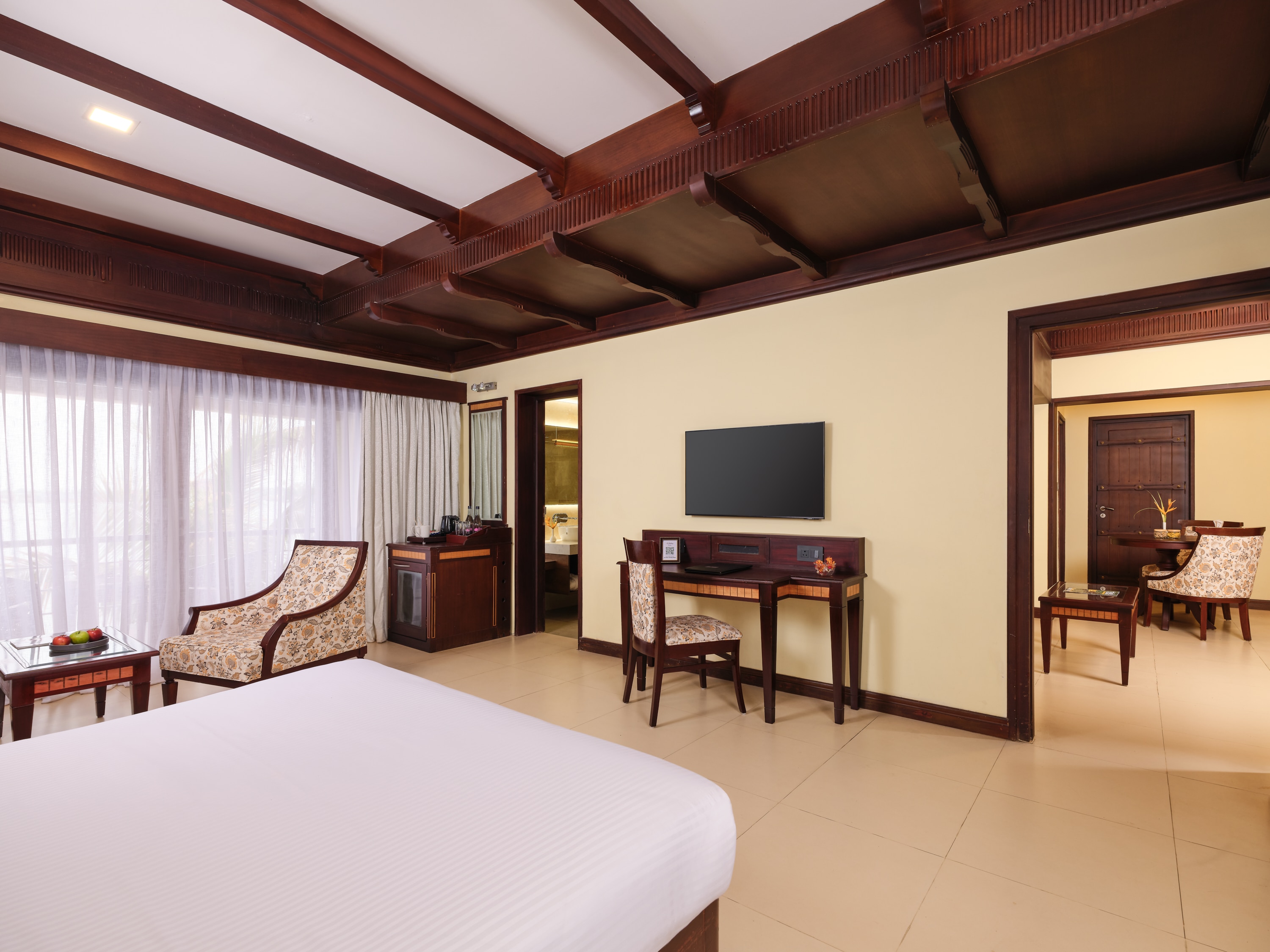 Sterling Lake Palace Alleppey - Tap to explore photos