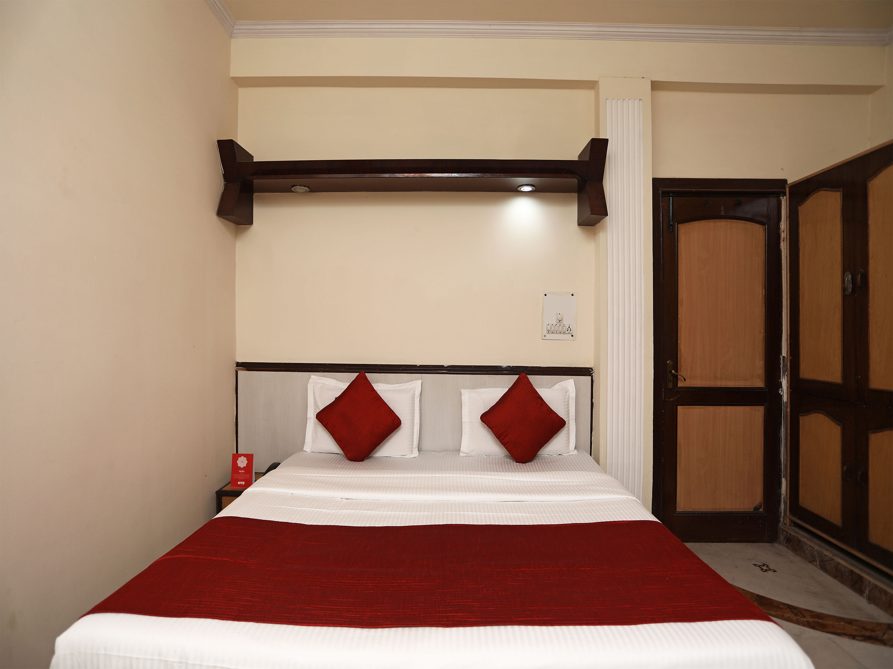 HOTEL O 4 SQUARE A LUXURY ROOMS NEAR RDC MAIN MARKET - Tap to explore photos