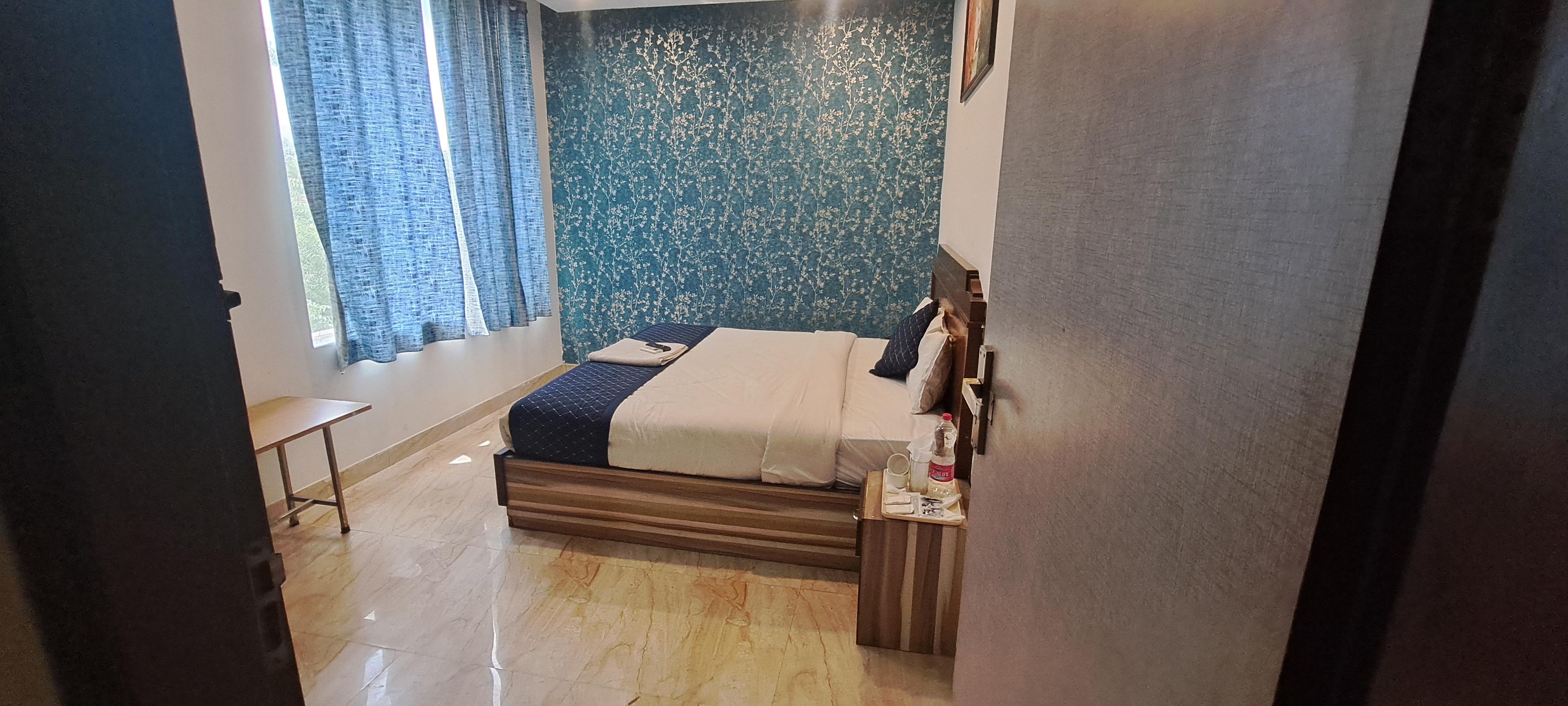 HOTEL THE BEST NEAR DELHI AIRPORT - Tap to explore photos
