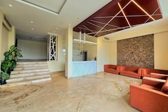 The Luxor, Mayabunder