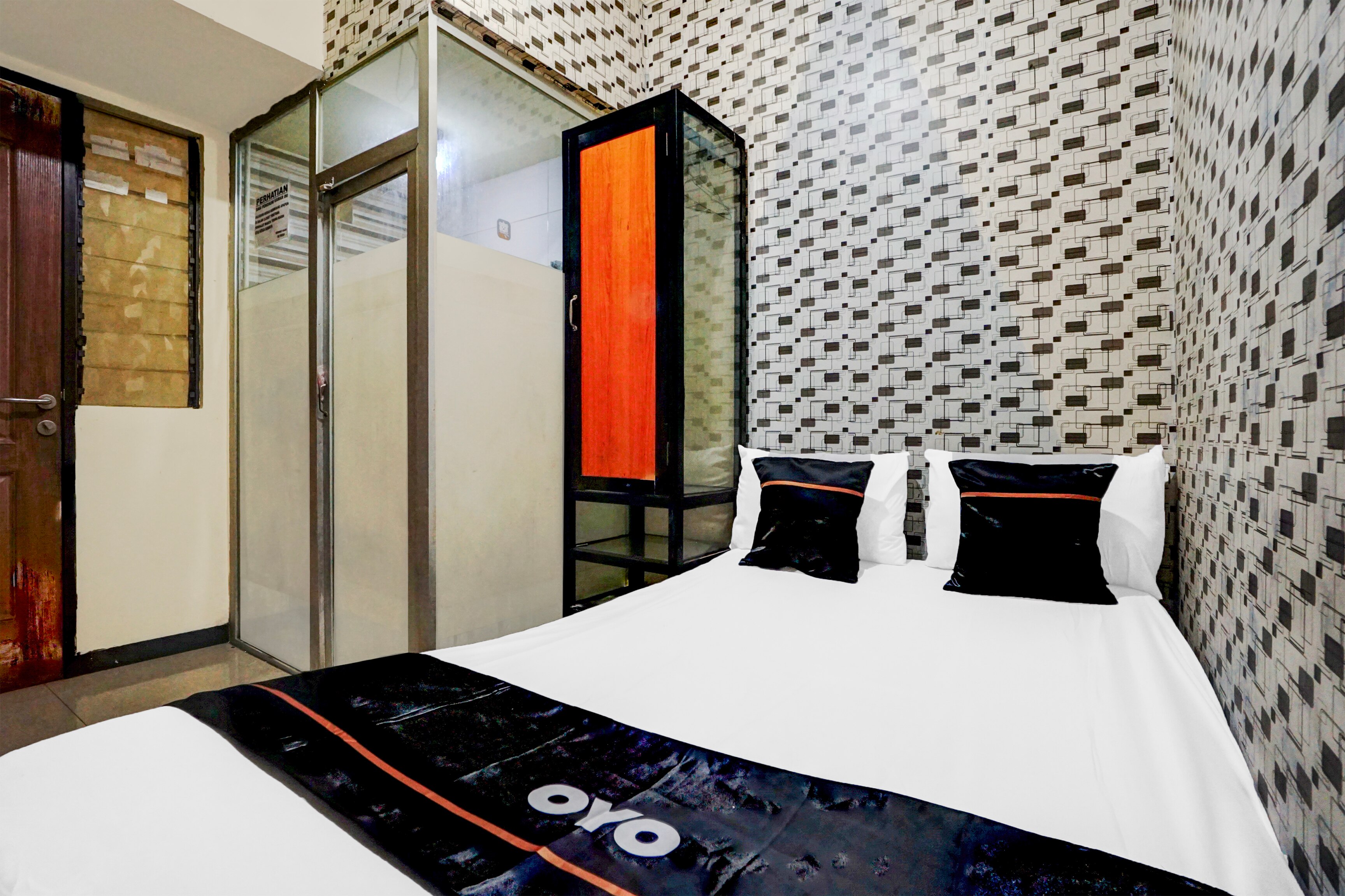 Hotel O Surabaya near Universitas Airlangga formerly Kertajaya Residence Surabaya - Tap to explore photos
