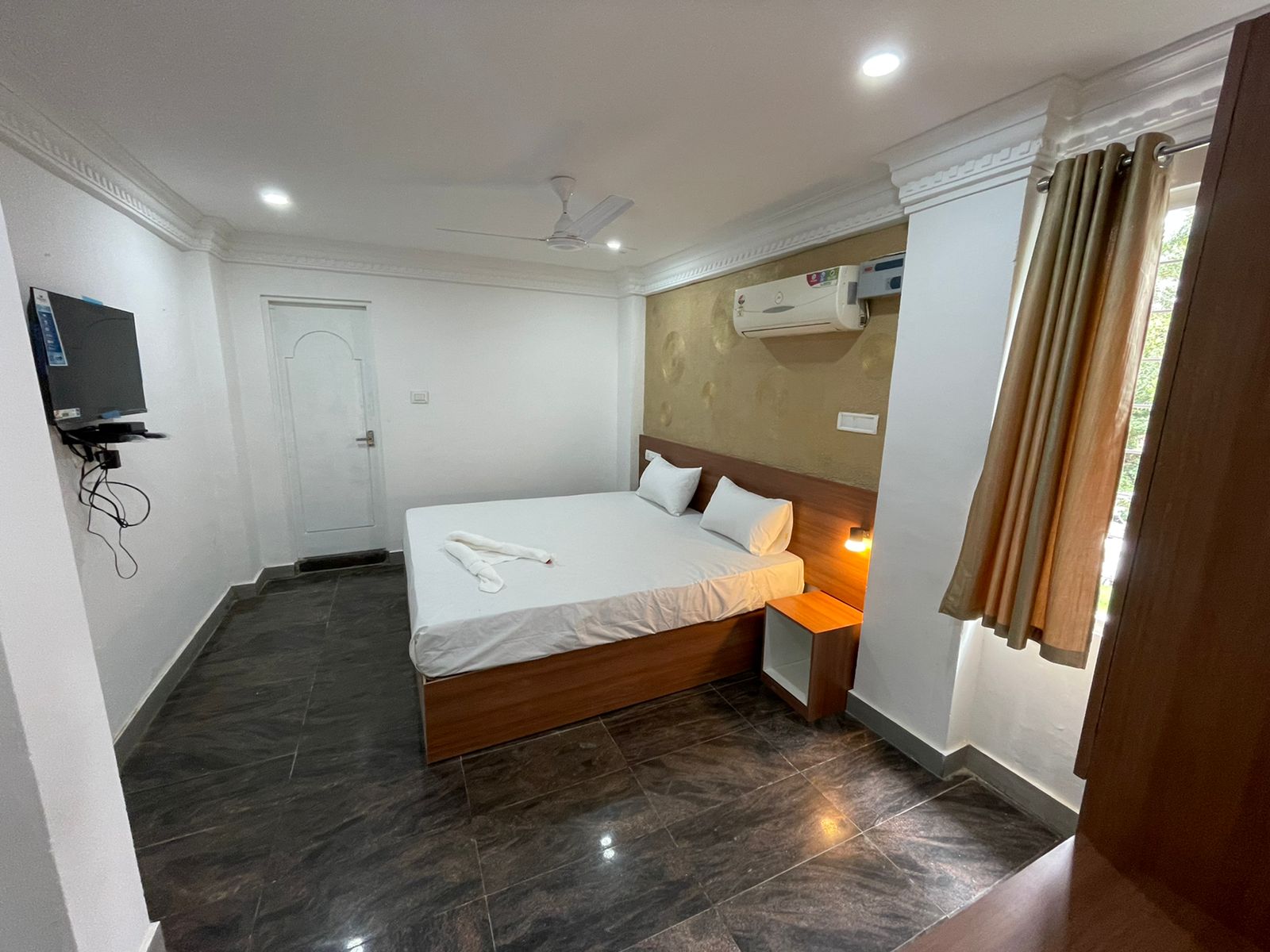 Riyan Suites - Tap to explore photos