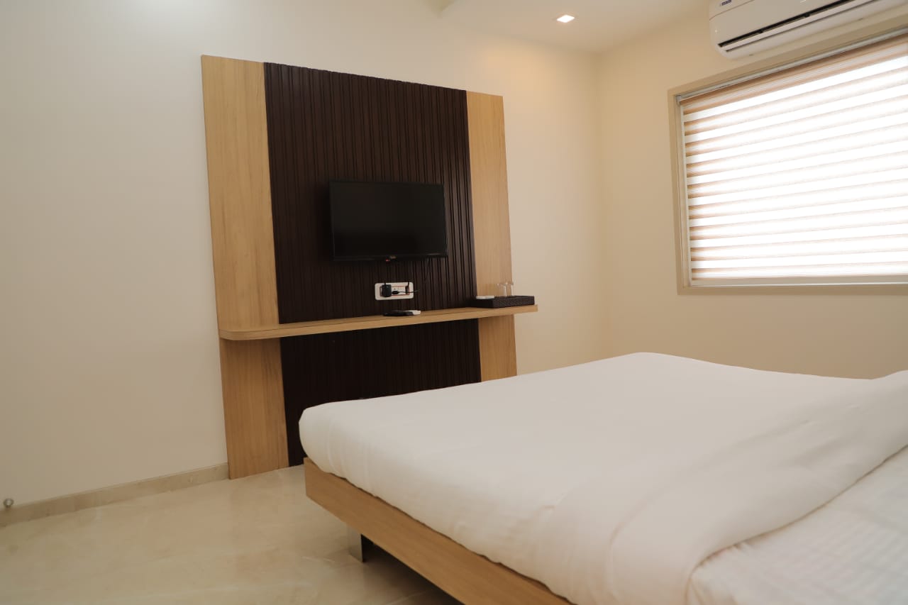 Dwarka Palace Lodging 5