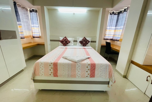 Cosmos Luxury 1 BHK Apartment Kharadi