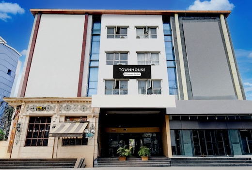 Super Townhouse Narayanaguda Metro Station Formerly Hotel Anshu Grand