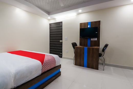 Hotel O Maharaja Gold
