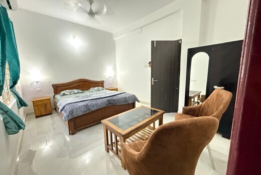 Dhauli Homestays  Villa