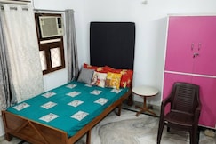 Shree Hit Chaitanya Niwas, Vrindavan