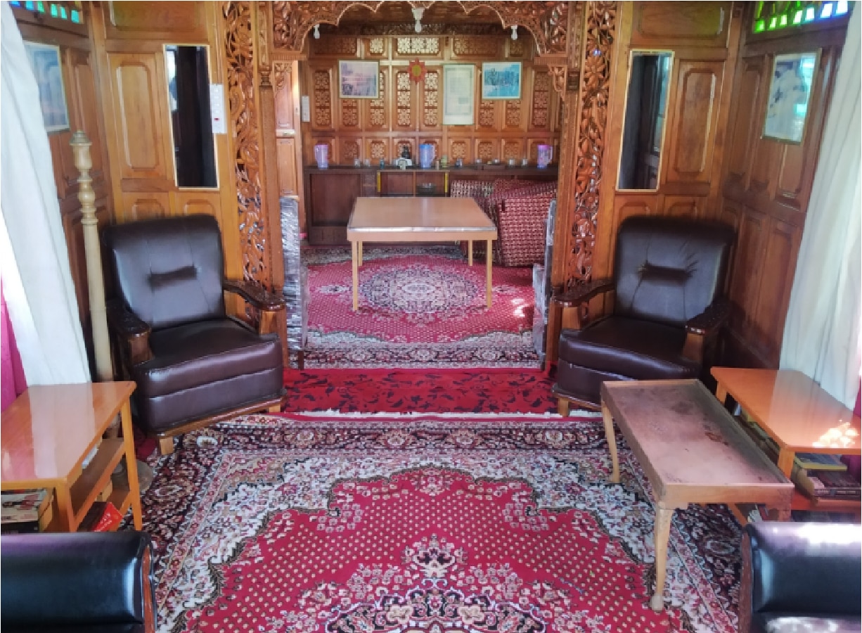 ASHOKA GROUP OF HOUSEBOATS - Tap to explore photos