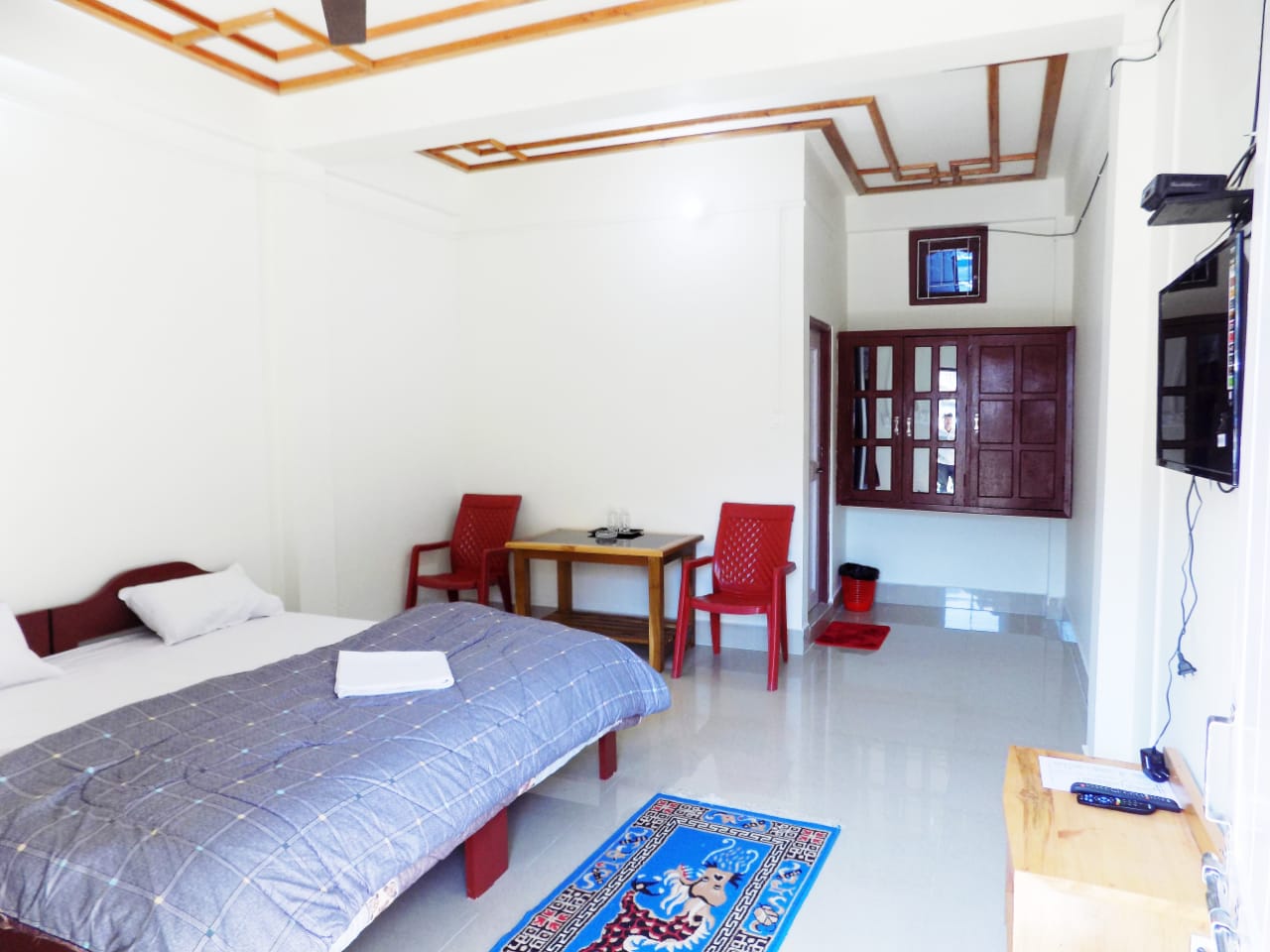 Wangdi Homestay - Tap to explore photos