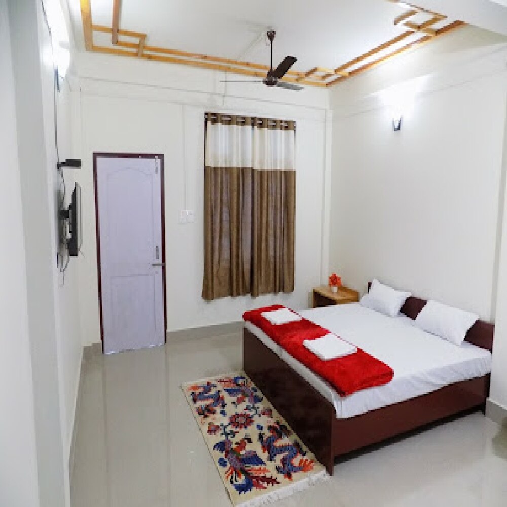 Wangdis Homestay By WB Inn - Tap to explore photos