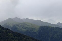 Rustic Hills | Village Stay - Scenic Views - Peace, Manali