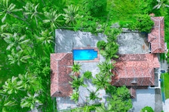 Farm Stay Container House with Pool, Chittur