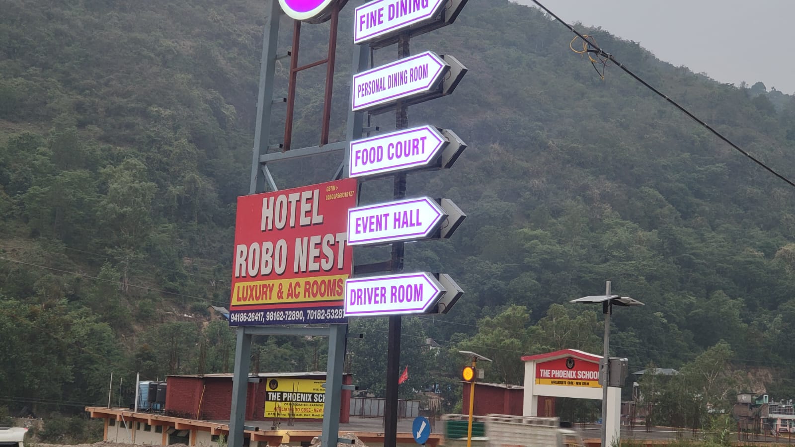 Hotel Robo Nest - Tap to explore photos