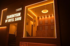 SANIDHYAM BY HOTEL SAHU NEAR KASHI VISHWANATH TEMPLE GATE, Varanasi