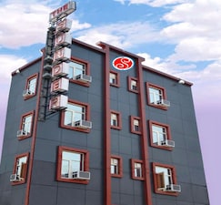 Hotels Near Pragati Maidan - Book from 380 CLOSEST Hotels