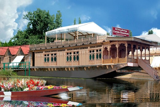WelcomHeritage Gurkha Houseboats