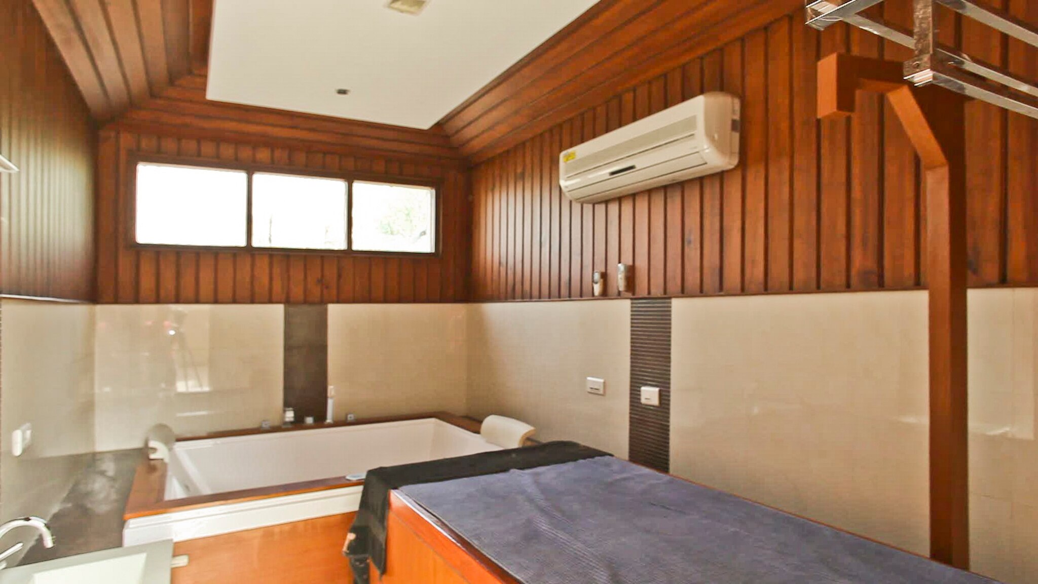 Hotel Bhoomi Residency Agra Inr 742 Off 2 8 9 9 Hotel Price